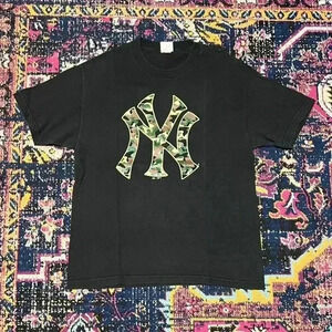 Majestic New York Yankees Tee Shirt Size LG Camo Black